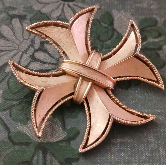 Trifari Maltese Cross Brooch - Picture 1 of 6